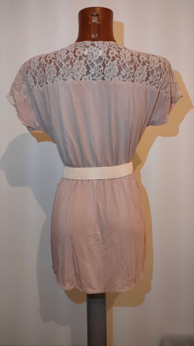 Abito corto con pizzo