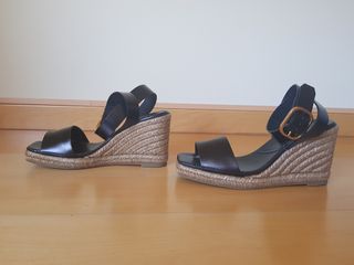 Sandalias de cuña de Massimo Dutti 