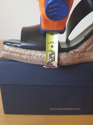 Sandalias de cuña de Massimo Dutti 