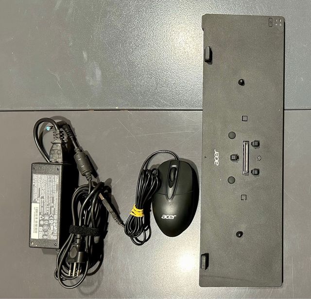 ACER DOCKING V4DAD CON ALIMENTATORE E MOUSE