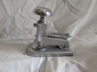 Grapadora de lujo 'El Casco' M1