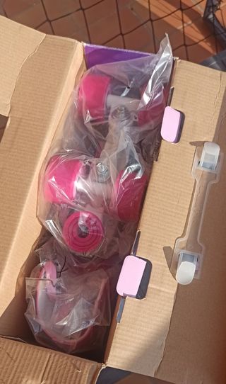 Patines nuevos (protección y casco de regalo)