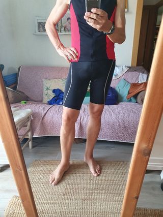 Chaleco/Maillot sin mangas y culotte de Etxeondo.