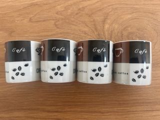 JUEGO DE 4 TACITAS DE CAFÉ