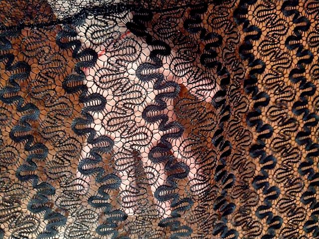 ANTIGUO MANTONCILLO DE ENCAJE NEGRO