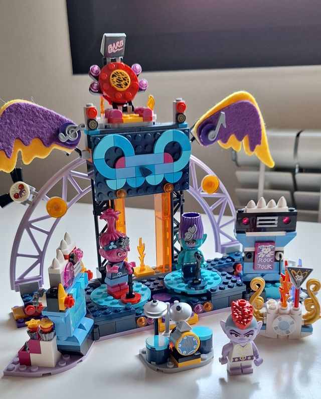 Lego Trolls Volcano Rock City