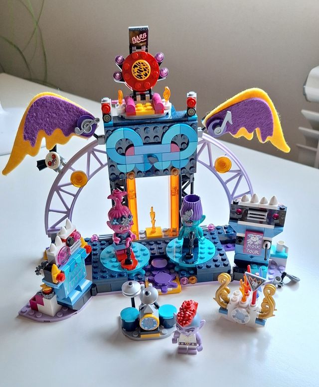 Lego Trolls Volcano Rock City