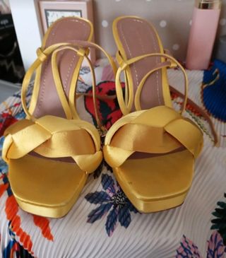 Zapatos  raso amarillo 