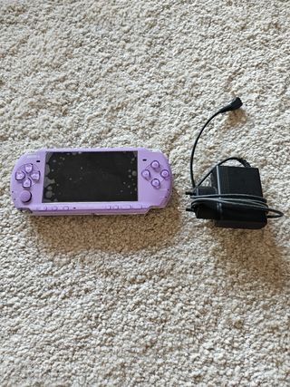 PSP 3004 lilás (edição limitada Hannah Montana)