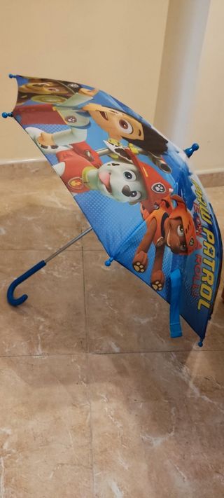 Paraguas infantil y otro de regalo