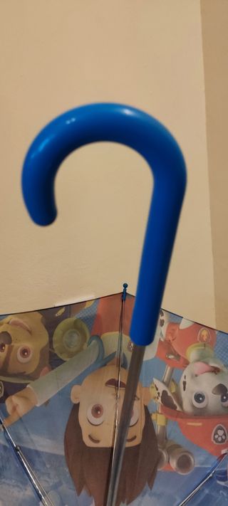 Paraguas infantil y otro de regalo