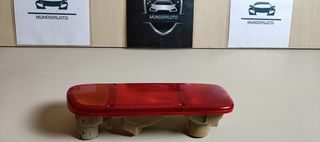 piloto trasero derecho Nissan Terrano 2 W64.