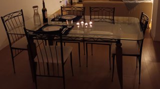 Mesa de vidrio con 6 sillas, seminueva