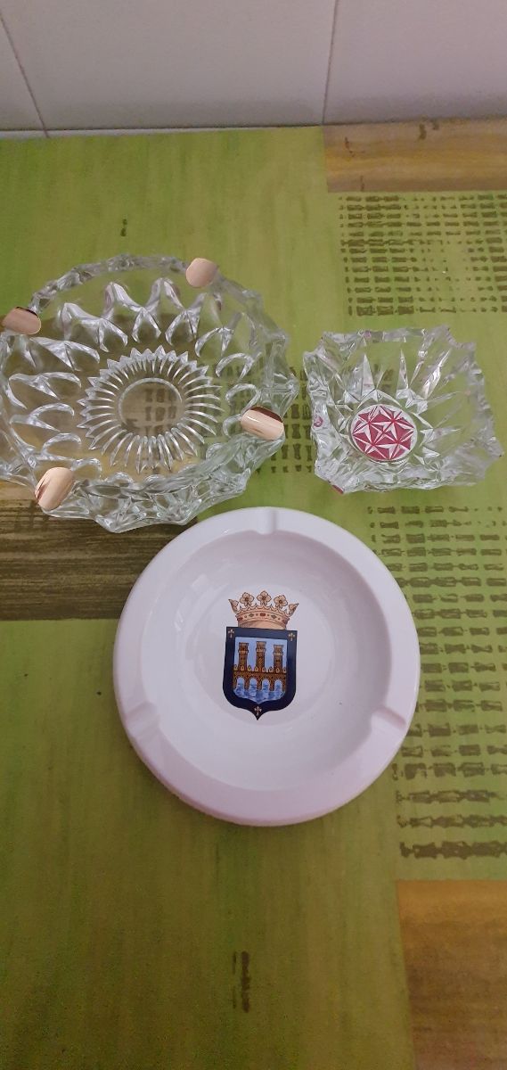 3 x 2 CINZEIROS EM VIDRO