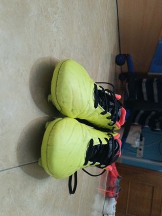 Zapatos futbol