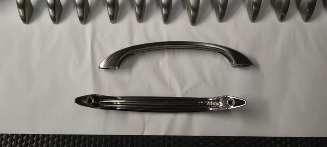 Maniglie mobili grigio satinato