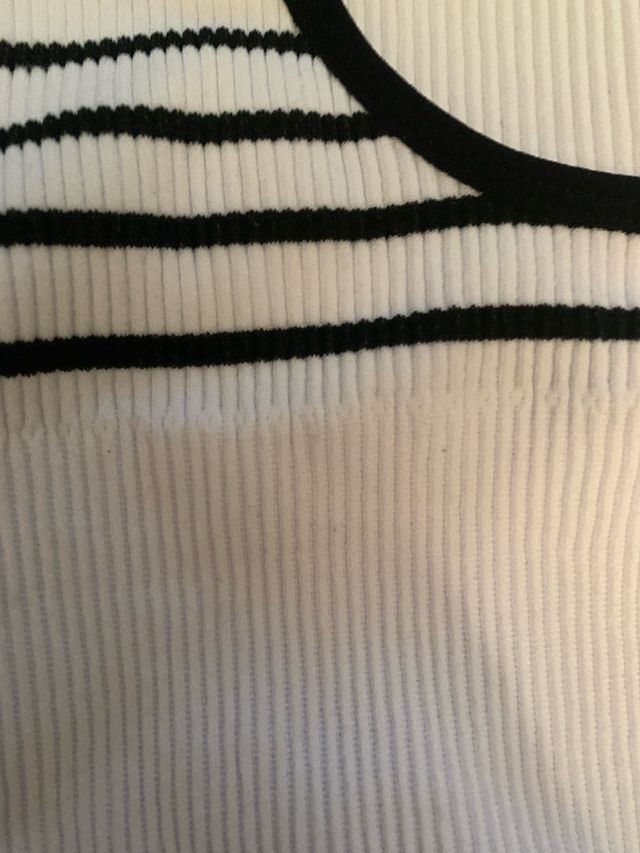 Top elastico negro y blanco