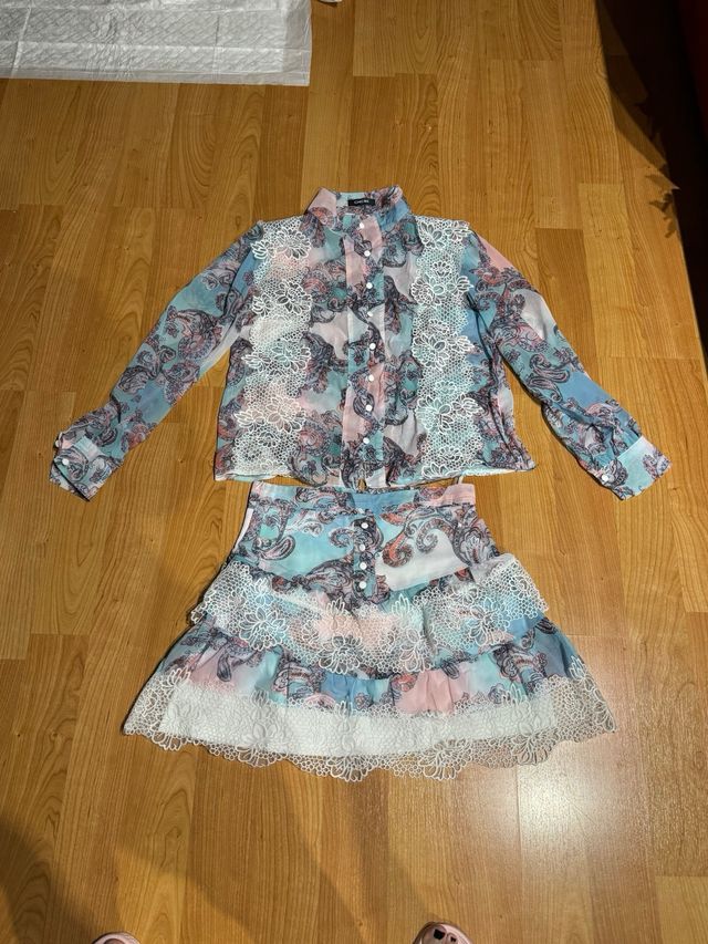 conjunto de falda y camisa