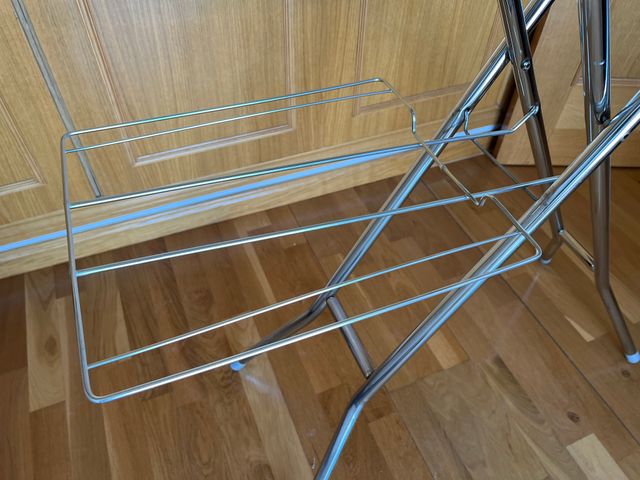 TABLA DE PLANCHAR CON BANDEJA. MARCA FRAMAR