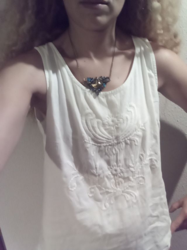 Camiseta tirantes blanca con detalles