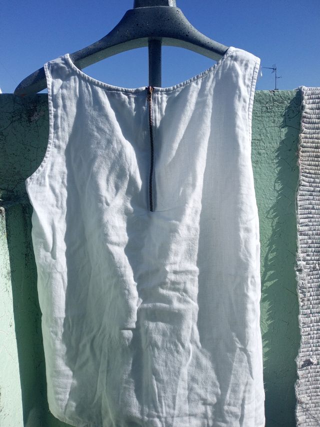 Camiseta tirantes blanca con detalles