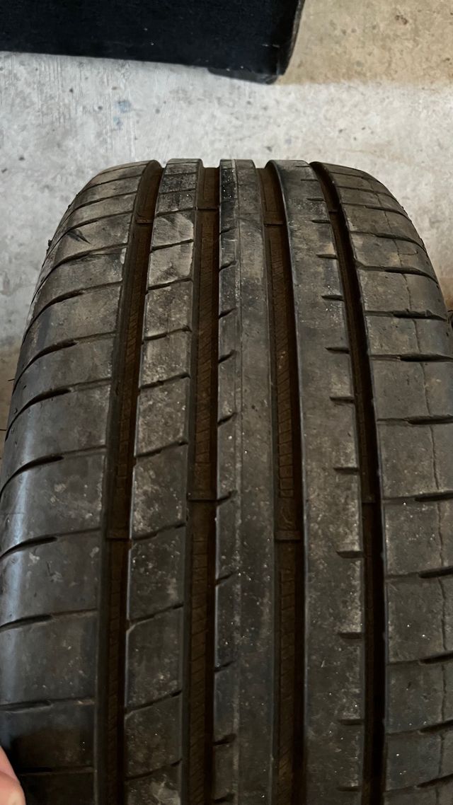 Goodyear 245/45r18