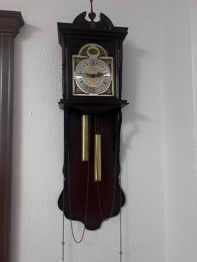 Reloj de pared antiguo