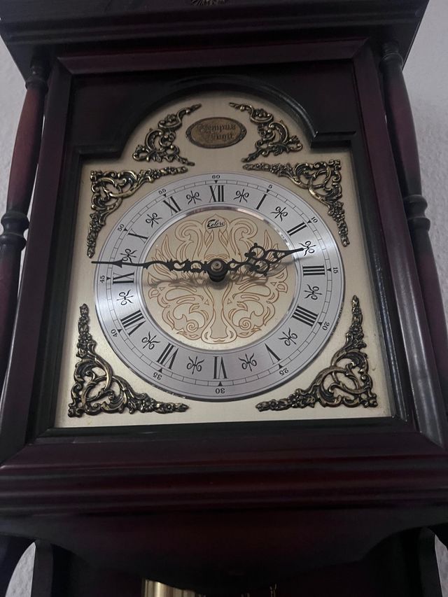 Reloj de pared antiguo