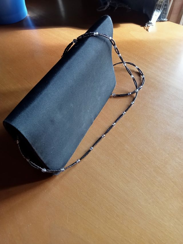 Occasione, borsetta tracolla tornata di moda