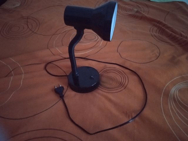 Lampara negra para escritorio