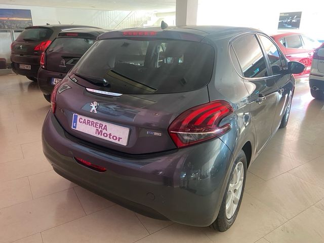 Peugeot 208 2016