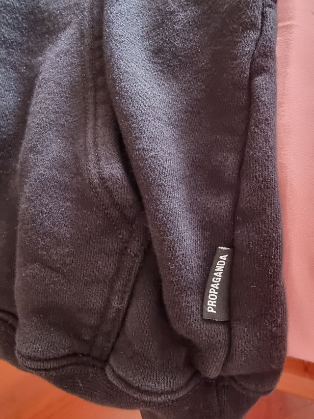 Felpa con cappuccio Propaganda
