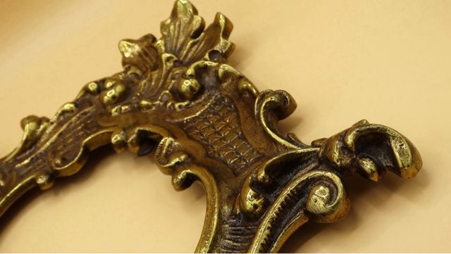 Exclusivo Marco de Bronce Antiguo