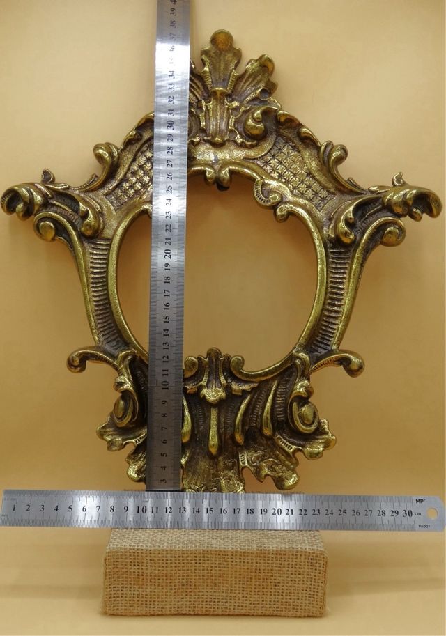 Exclusivo Marco de Bronce Antiguo