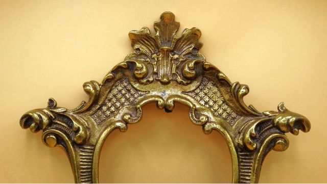 Exclusivo Marco de Bronce Antiguo