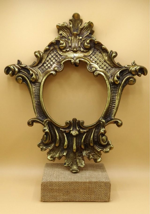 Exclusivo Marco de Bronce Antiguo