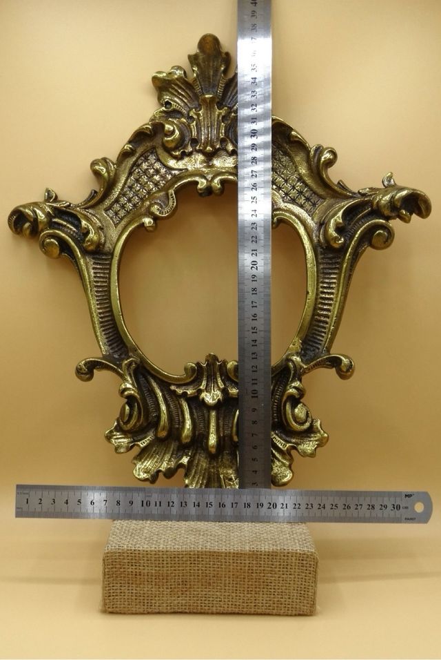 Antiguo Marco de Bronce