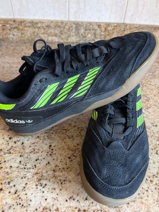 Zapatillas Adidas sin uso talla 40 1/2