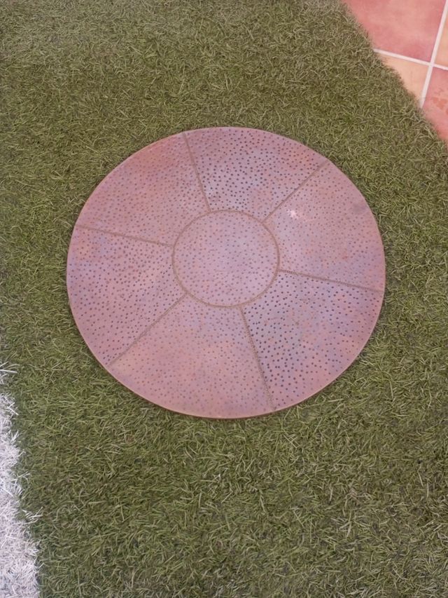 Mesa árabe chapada en cobre