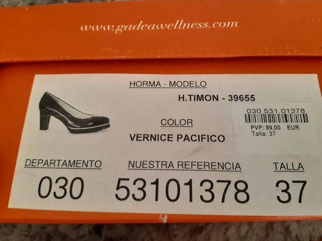 Scarpe Gadea in pelle verniciata blu marino