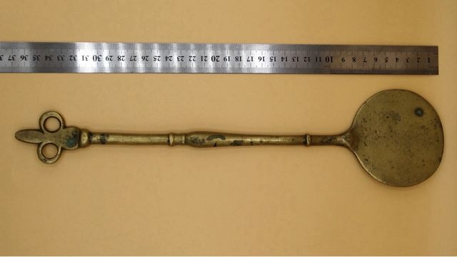 Antiguo Badil de Brasero de Bronce