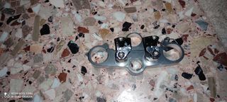 Piastra e manubrio moto