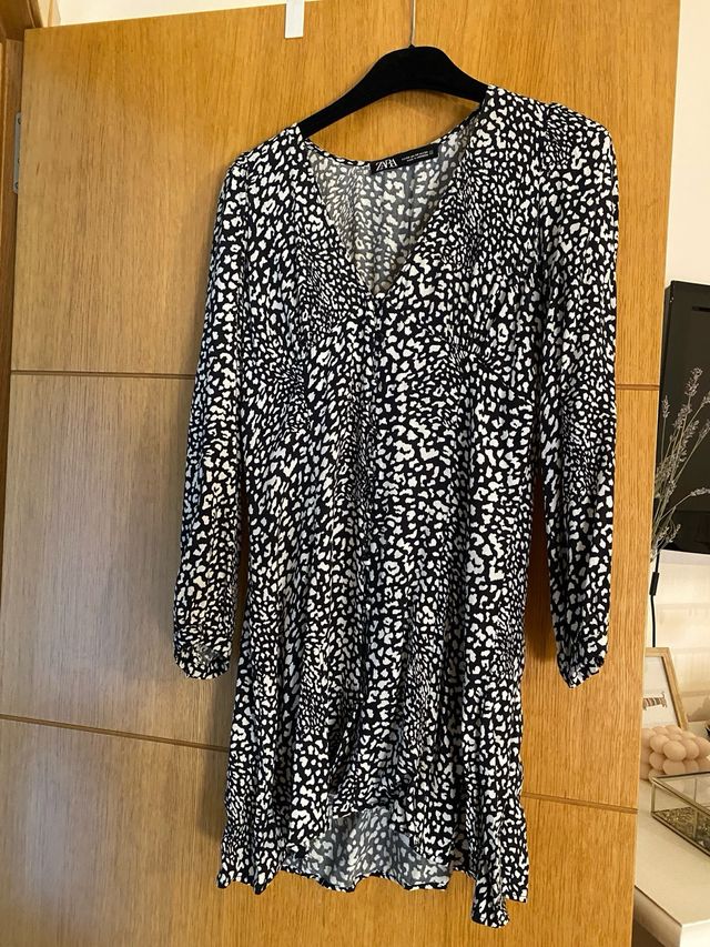 Vestido corto de Zara