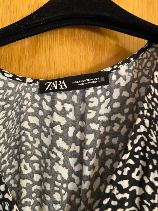 Vestido corto de Zara