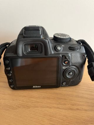 Camara Reflex Nikon D3100