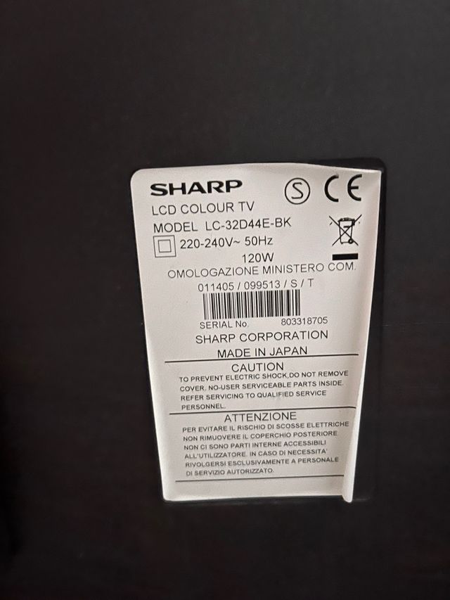 Monitor TV Sharp de 32 pulgadas con mando