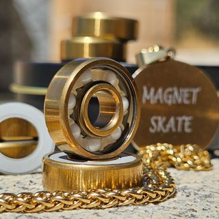 MAGNET SKATE