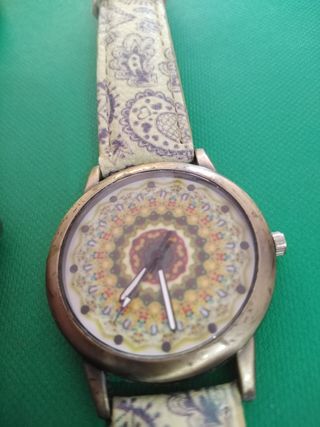 Due orologi da polso da donna