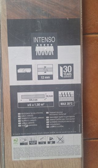 Suelo laminado Artens intenso 12 mm AC5