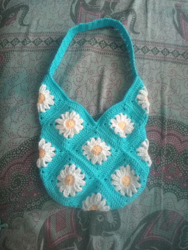Bolso granny margaritas crochet